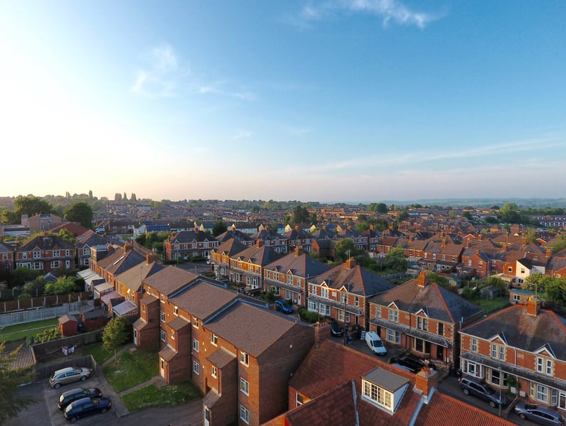 Annual house price growth remains below 1%