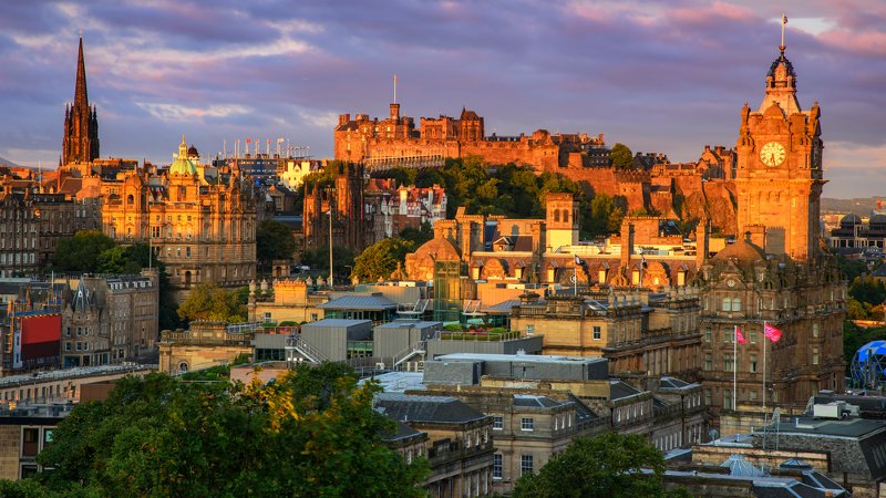 Nine in 10 Edinburgh homes selling above valuation