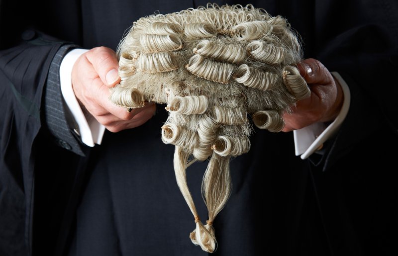 Brokers bemused by report claiming they earn more than barristers