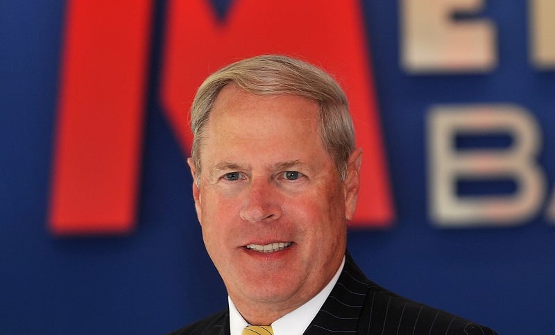 Founder of Metro Bank to step down