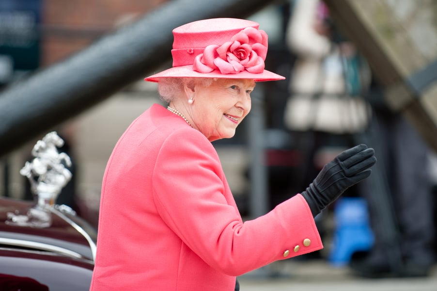The Queen outlines government housing plans
