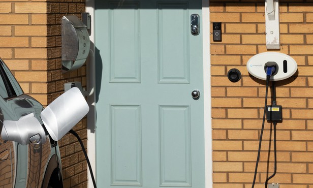 Homes for sale with electric charging points rise 541%