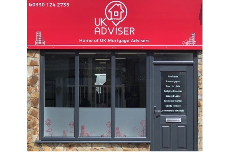 UK Adviser opens its first store front