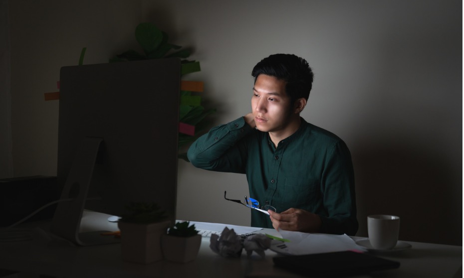 7 in 10 struggle with 'always on' culture