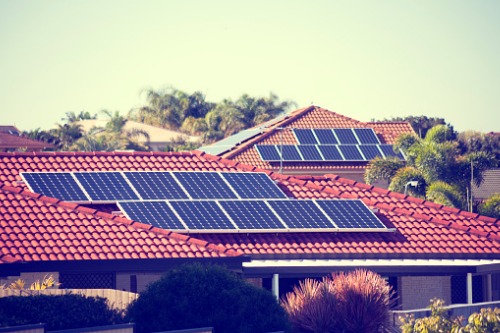 Solar panels add heat to home prices for green-conscious buyers