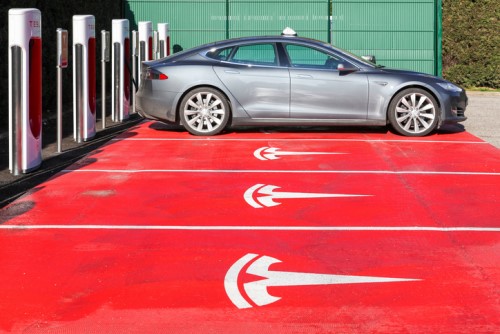 Fatal Tesla Autopilot crash investigation: Criticism but no recall