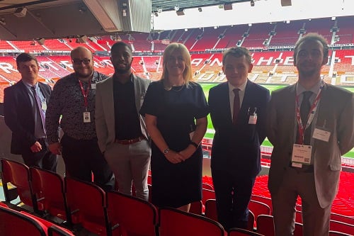 Aon celebrates completion of pioneering traineeship scheme