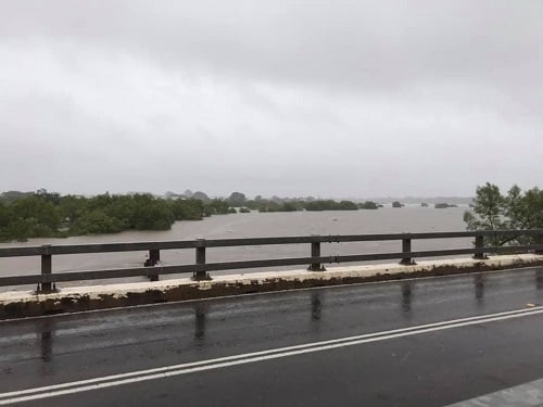Insurance brokers wade in to help Townsville clients