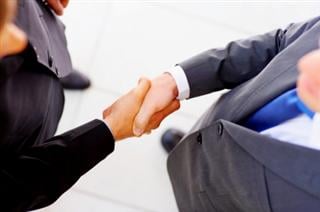 UK broker sets up Canadian offices