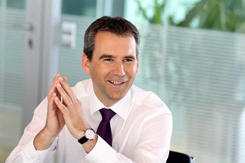 Insurance CEO grabs senior role as government seals deal with right-wing group