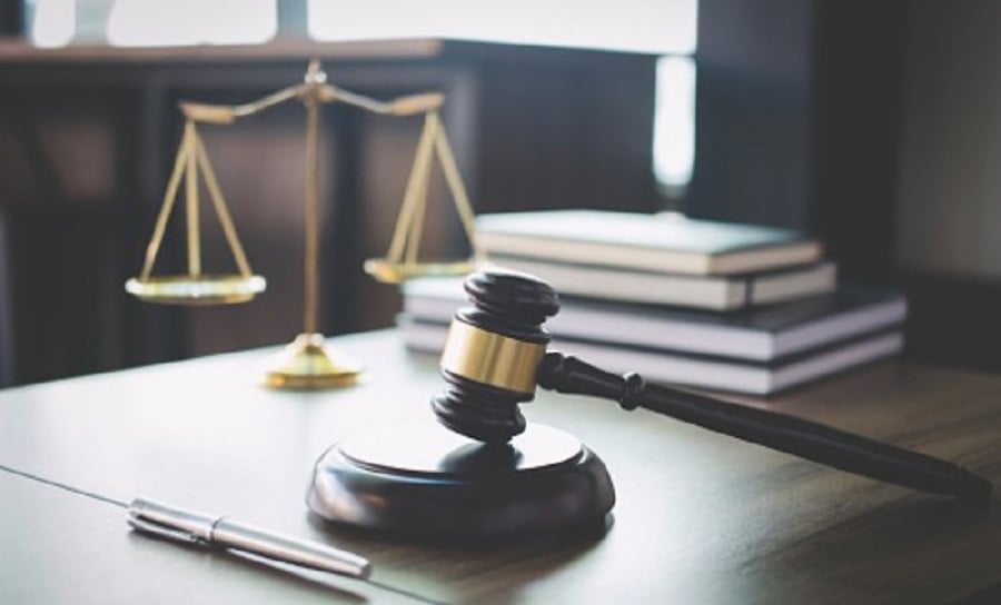 Insurer in legal battle with Beverly Hills 90210 star