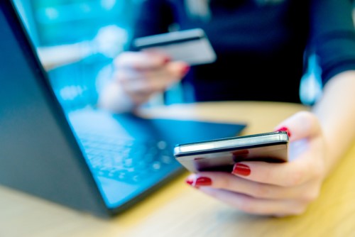 Swiss Re turns to tech as challenges grow