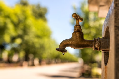Kiwis urged to contact insurers after discoloured water issue