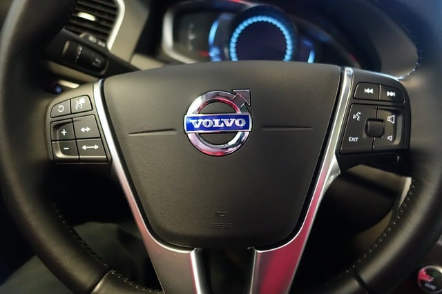 Volvo to run ‘largest’ test of driverless cars in London