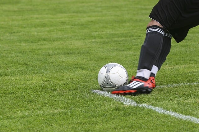 Insurers to promote healthy lifestyle via football