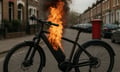 UK lithium-ion battery fires surge 147% as e-bikes ignite insurer alarm