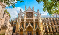 Moneta busts UK move to tap into US expat wealth market