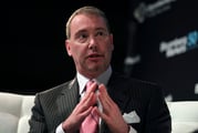 Gundlach says time is not right for Federal Reserve to raise rates