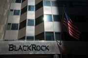 Pay rule may give BlackRock recruiting boost over JPMorgan