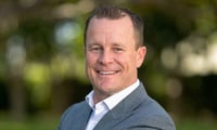 NFL referee Shawn Hochuli doubles as LPL-affiliated financial advisor