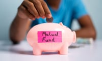 Active management questioned as report reveals few funds outperformed passive options