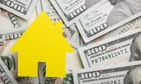 Should investors be concerned about dip in US median home price?