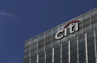 Senator Warren calls for curbs on "too big to manage" Citigroup