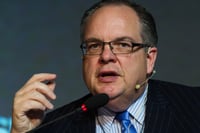 Losing edge in ETFs, State Street turns to hedge funds