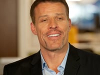 Tony Robbins backs venture to get gamers to save money