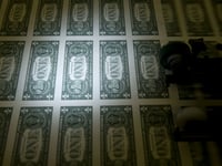 Hedge fund giant splits with Morgan Stanley on call on dollar peak