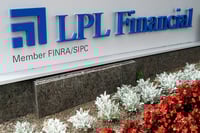 LPL recruits $220 million Missouri team from Waddell & Reed