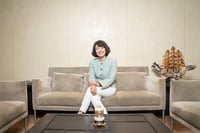 Female bankers take lead as financial companies target China's wealthiest