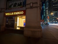 Long-shot bid for Wells Fargo CEO job gains steam