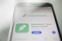 Robinhood gives banking another shot