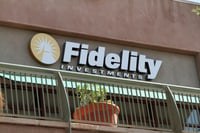 Fidelity tests virtual reality simulators for new employees