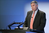 Tom Naratil to leave UBS