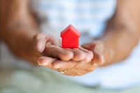 Senior homeowners gained $329B equity in Q1 but price growth is slowing