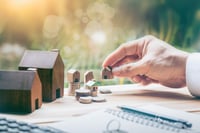 More American homeowners locked into mortgage rates above 5%