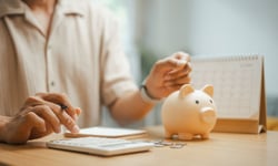 Canadians earn more but say inflation keeps eating the raise: surveys