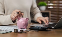 Women not taking advantage of employers' retirement savings plans: analysis