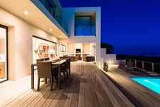 US luxury housing cools as price growth hits five‑year low