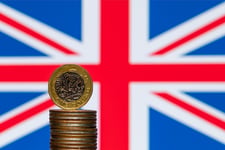 UK long-term borrowing costs hit a 28-year high