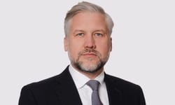 AIG names Adam Clifford CEO of international commercial insurance