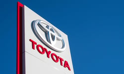 Toyota weighs ¥3 trillion exit from financial institution holders