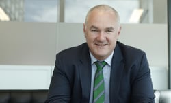 Auction clearance rates edge up, but remain below last year's pace