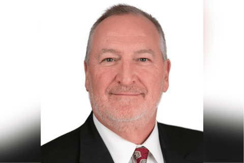 Why a good broker leader "rolls up their sleeves" and stays involved