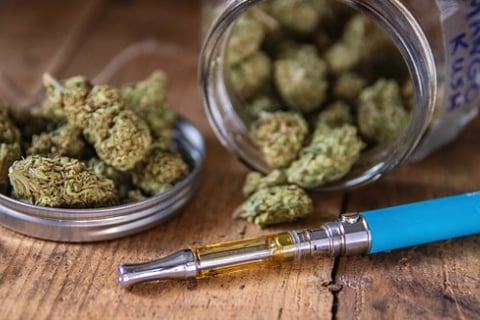 Vape-driven "popcorn lung" leaves cannabis insurers quaking
