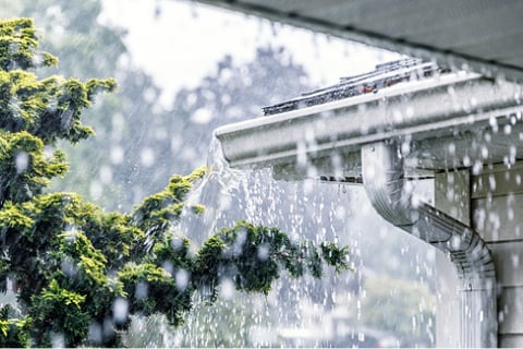 Wild weather costing Canadians billions – but brokers can help