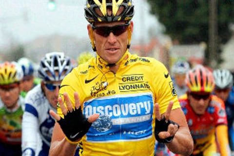 Sports insurer wants Lance Armstrong’s money back