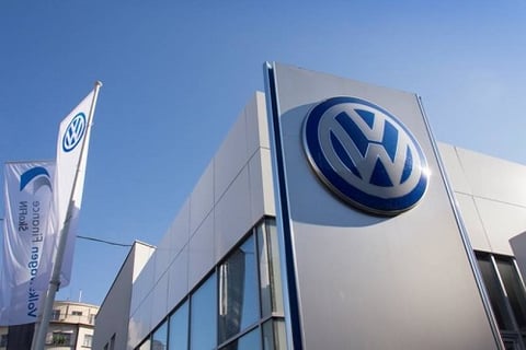 Volkswagen recalls more than 100,000 cars over rollaway risk